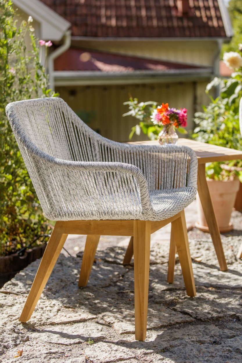 Clara stol vit - stol i teak och konstrotting