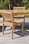 Stol i teak och konstrotting - stapelbar stol
