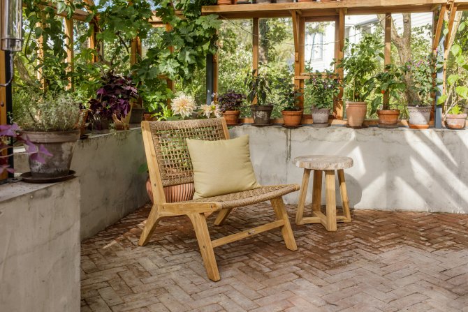 Slipper,utemöbler,formlagret