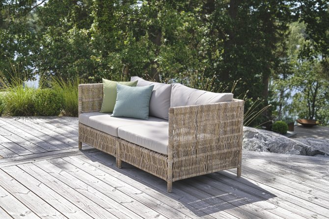 Vreta 2-sits soffa ash brown - stomme i konstrotting och dyna i sunbrella