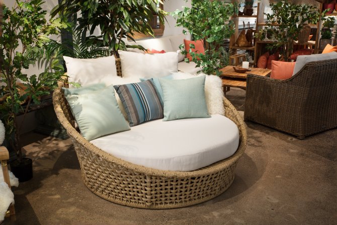 rund solsäng,sunbrella,formlagret